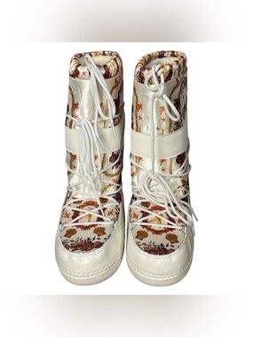 Cape Robbin Runaway Puffy Lace Up Mid Calf Cozy Winter Boots Women's Size 6M